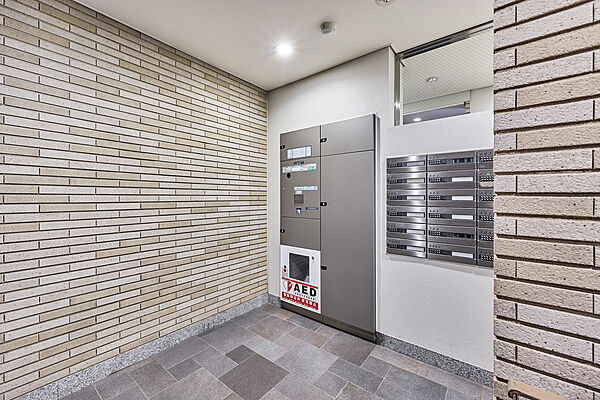 宅配BOXには、AEDが設置されています。