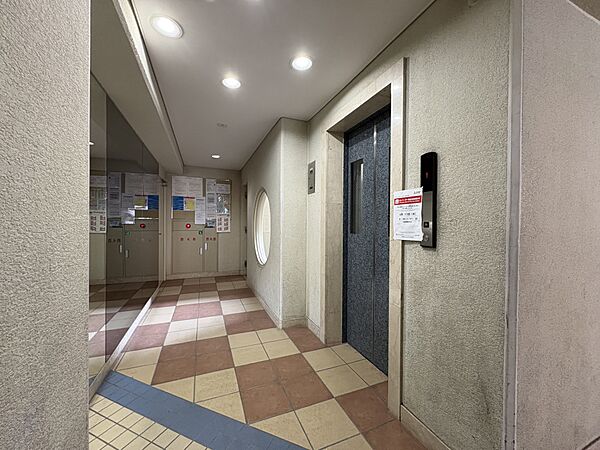 1階エレベーター前