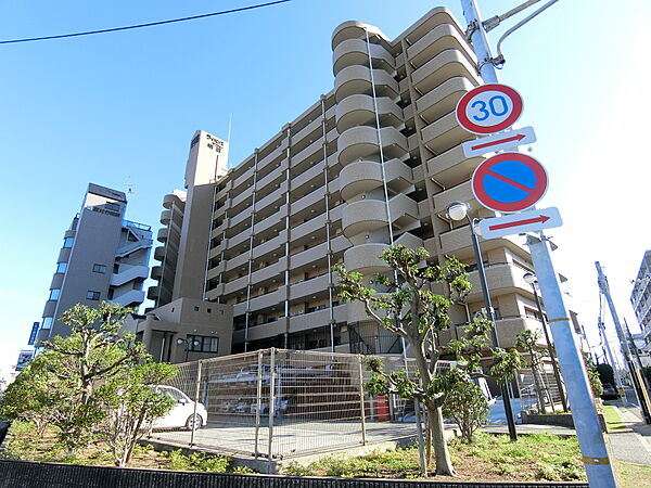 マンション外観（北側から撮影）