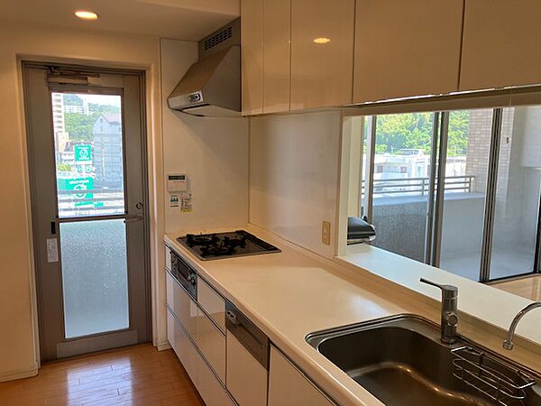 キッチンを拡大表示