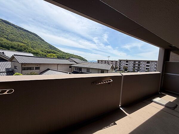 南側バルコニー　眺望は永久に保証されるものではありません