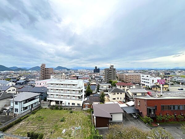南面バルコニーからの眺望（眺望は永続的に保証されるものではありません）