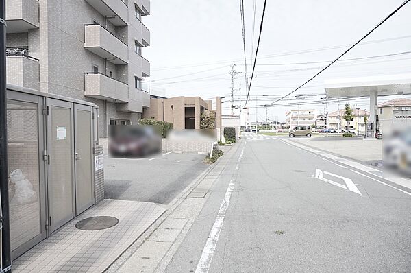 前面道路を含む現地写真