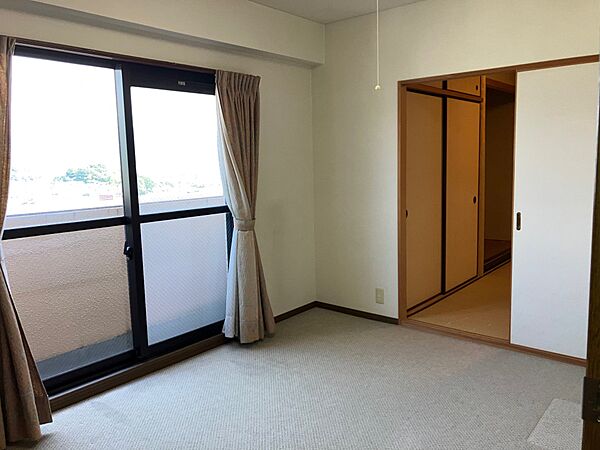 中洋室（和室の北隣）