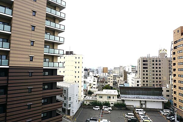 南東側バルコニーからの眺望（眺望は永久に保証されるものではありません）
