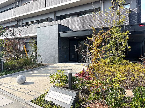 　マンションへのアプローチです。オートロックセキュリティ