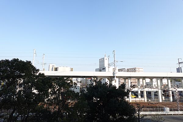 東側バルコニーからの眺望（眺望は永久に保証されるものではありません）