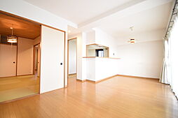 サーパス神水本町第2 3LDKのリビング/ダイニング