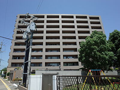 外観：現地東南側より建物撮影