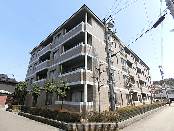 apartment 石川県金沢市上堤町2番37号　金沢三栄ビル2F
