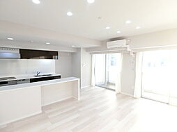 プレミスト大手さくら通り 3LDKのリビング/ダイニング