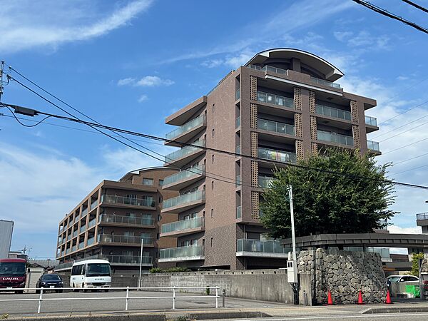 外観写真　南西側より撮影