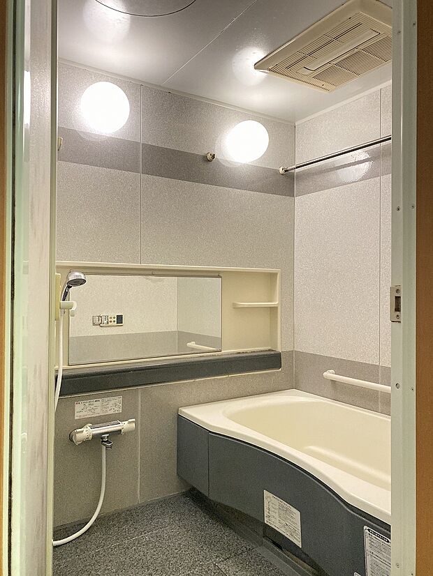 　浴室換気乾燥機付のユニットバス