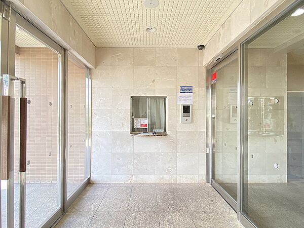 　管理会社：日本ハウズイング株式会社
