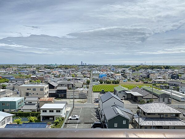 　眺望　バルコニー正面（南東向き）（眺望は永続的に保証されるものではありません）