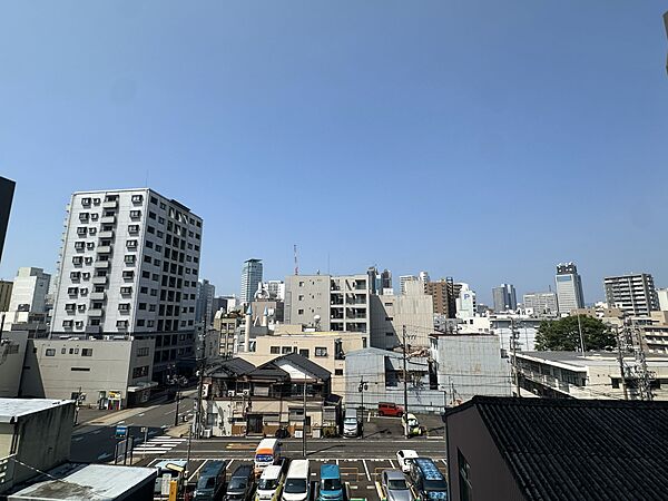 南西側バルコニーからの眺望（眺望は永続的に保証されるものではありません）