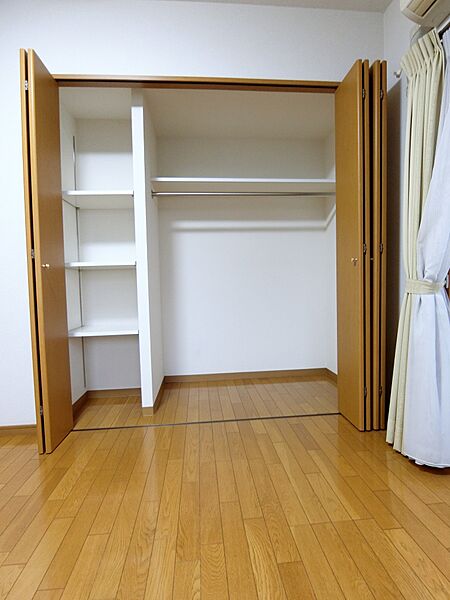 洋室1のクロゼット