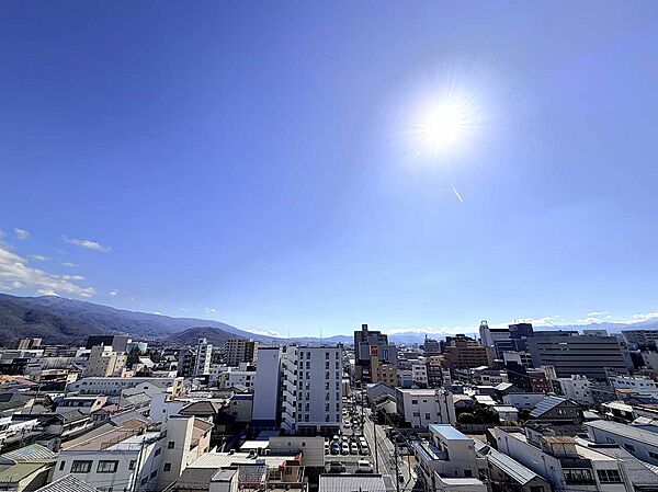 リビング南側バルコニーからの眺望