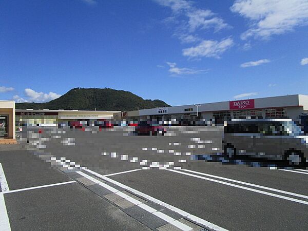 ヨークタウン野田へ徒歩3分（約180ｍ）