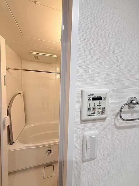 浴室換気乾燥機付きの浴室