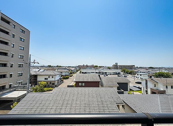 南面バルコニーからの眺望（眺望は永続的に保証されるものではありません）