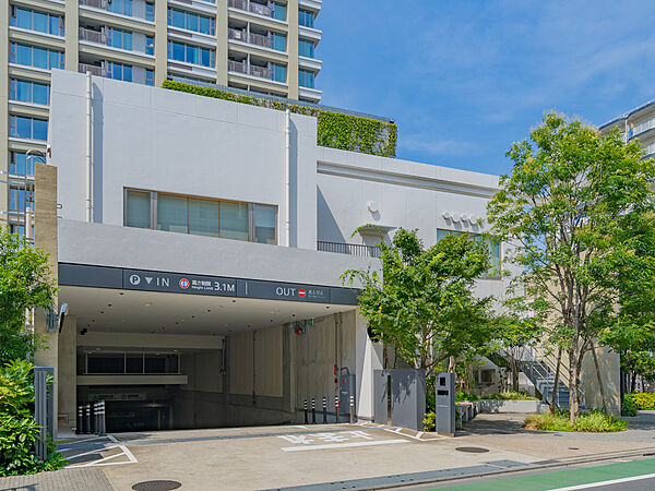 駐車場出入口