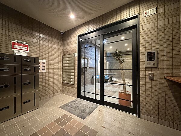 宅配BOX付のエントランス