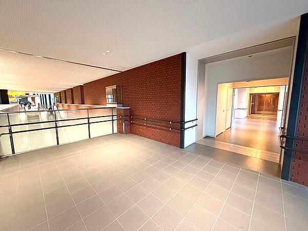 2階連絡通路（苗穂駅直結型マンション）