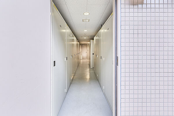 暮らしにゆとりをもたらす、専用トランクルーム付き。住空間をすっきり保てます（無償）