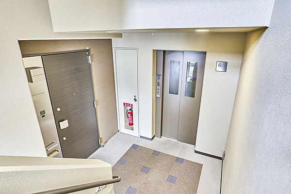 エレベーターを降りたら、そこは自分の部屋だけ。共用部での接触を最小限に出来ました。