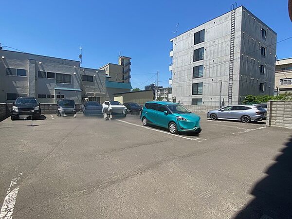 敷地内駐車場（有償）