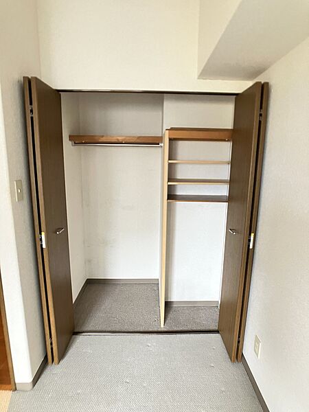 洋室2クロゼット