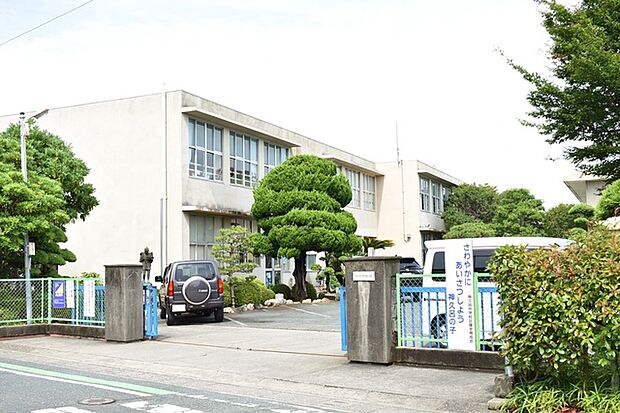 浜松市立神久呂小学校（1900m）