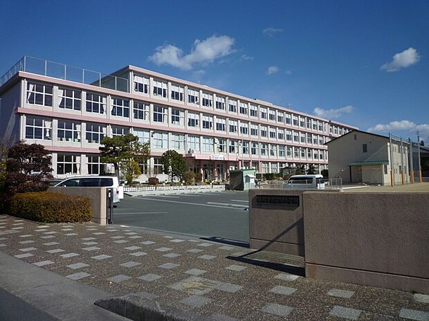 浜松市立富塚小学校（1100m）