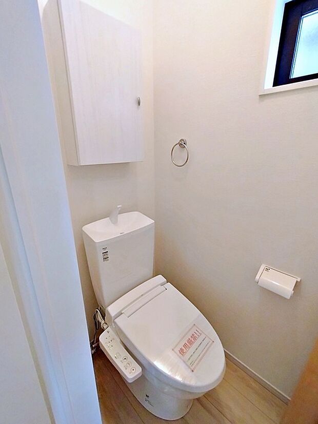 【施工例】各フロア1カ所ずつシャワー機能付トイレを設置しており、忙しい朝の混雑も解消！