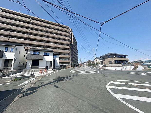前面道路:東側公道16m幅