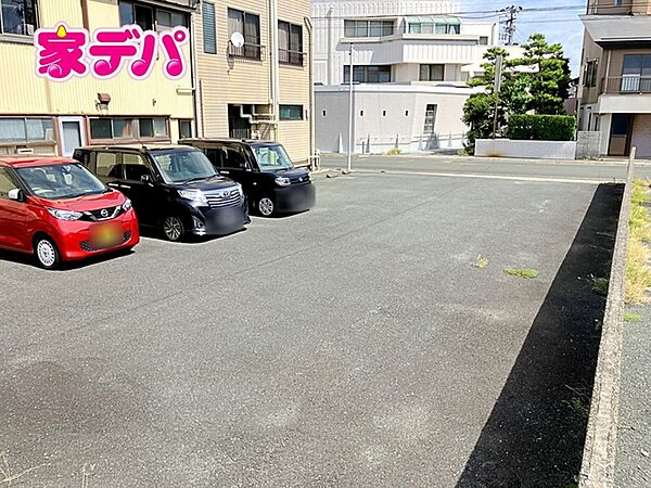 資料のご請求も迅速に対応させていただきます。住宅ローンのご相談もお気軽にお問い合わせください。