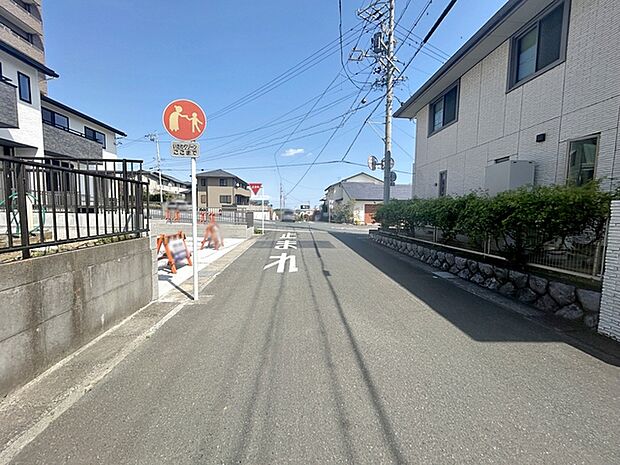 前面道路:南側公道6m幅