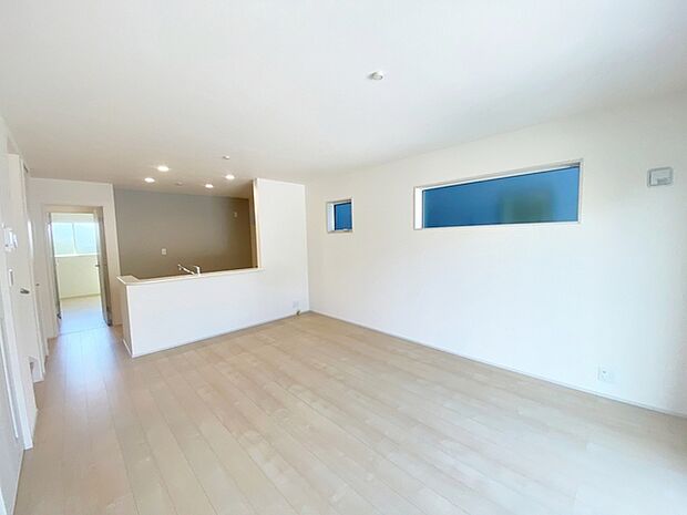 【リビング16帖】 ナチュラルテイストのLDK。ダイニングセットを置いてもゆとりがあります!