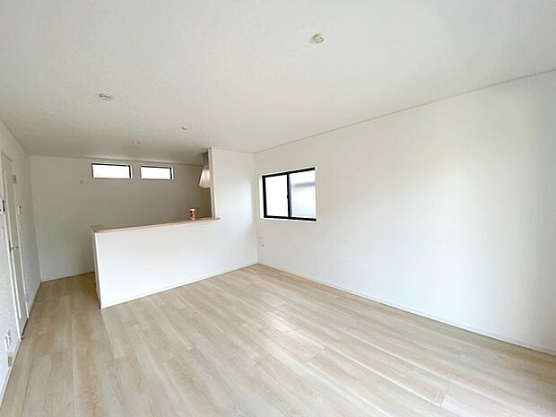 【リビング15帖】 キッチンから真っすぐ見渡すことのできるLDKは15帖!