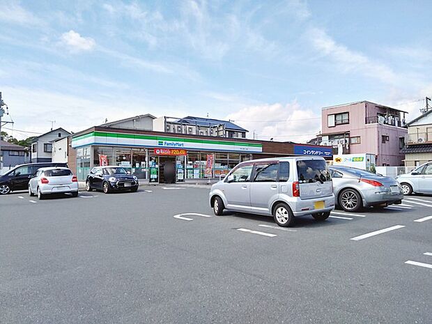 ファミリーマート浜松小豆餅二丁目店（700m）