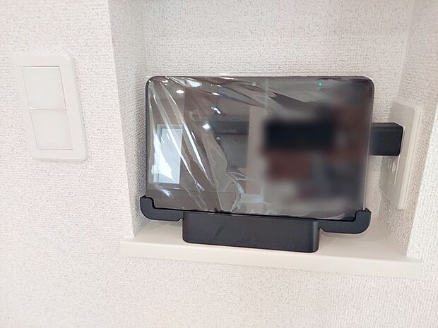 タブレットやスマホで、家中どこにいても応答可能。自動音声もあるので忙しい時に便利です。