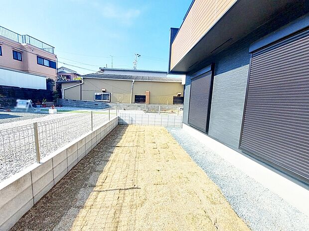 ハーブやお花を植えてガーデニングしたり、楽しみ方は自由自在!