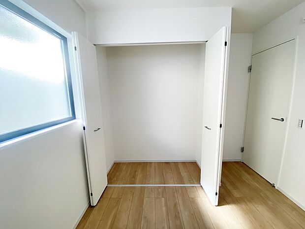 衣類や雑貨、子供のおもちゃまでスッキリ収納できます。