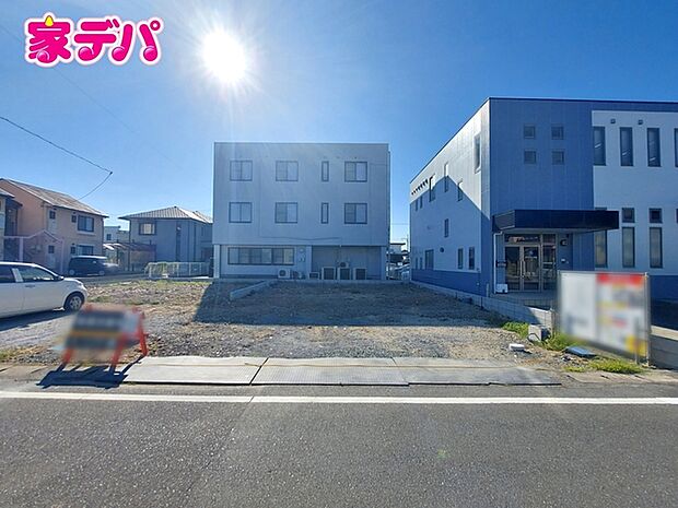 【1号棟】建設予定地です! ・長期優良住宅 ・4LDK ・LDK25.3帖 ・全居室収納完備 ・2か所WIC完備 ・土間収納 ・リビング階段 ・吹抜け ・カウンター付き ・整形地 ・駐車場並列3台可