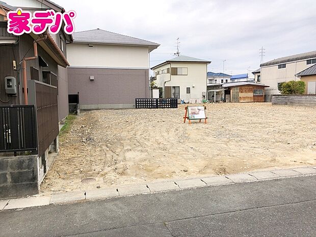 住宅ローンにご不安のあるお客様も、まずはお気軽にご相談下さい。お客様に最適な資金計画と金融機関をご案内いたします。