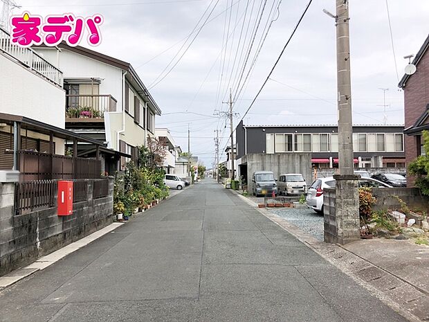 前面道路:南東側約5.9m幅