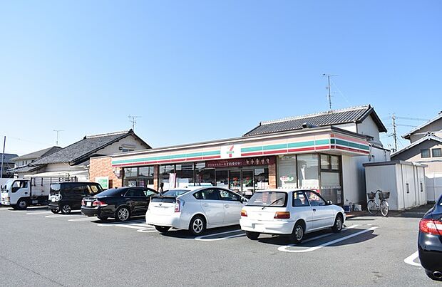 セブンイレブン馬郡店（250m）