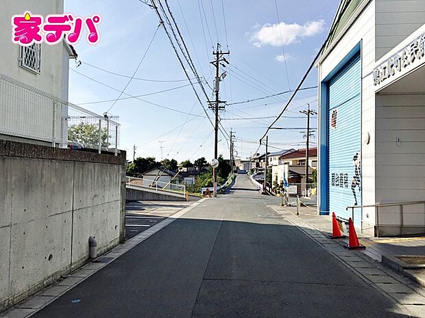 前面道路：南側約5.51ｍ幅