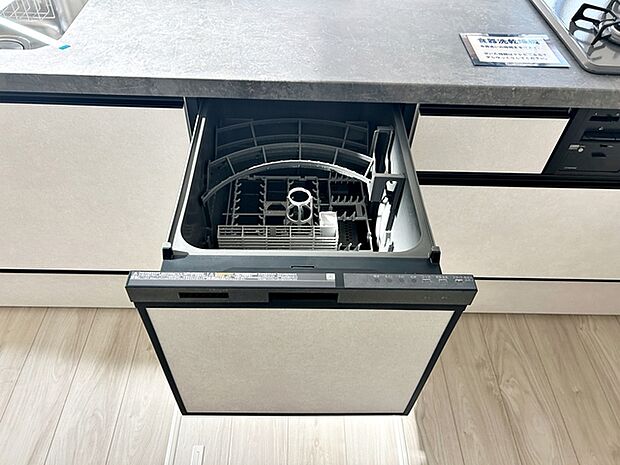 【食器洗浄乾燥機】 環境にも手にも優しい食器洗浄乾燥機付きが嬉しいですね!